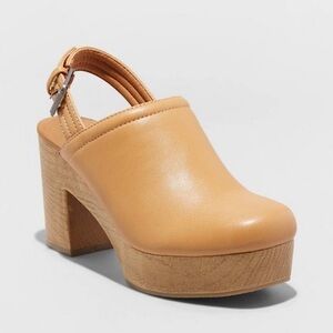 Universal Thread Platform Clogs